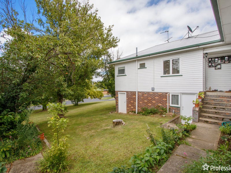 2/145 Kirkwood Street, Armidale, NSW 2350