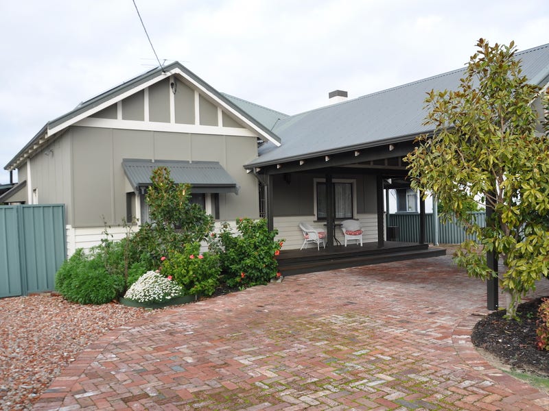 25 Albert Road East Bunbury Wa 6230 Realestate Com Au