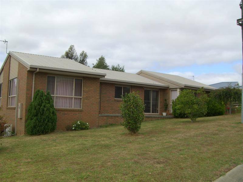 28 Chamberlain Drive, Leongatha, Vic 3953 Property Details