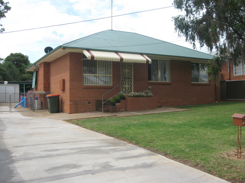 18 Mitchell Street, Parkes, NSW 2870 Property Details