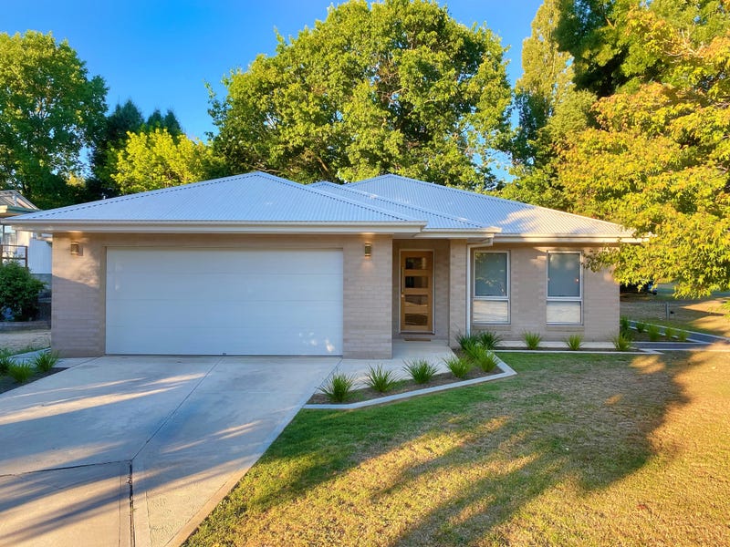 Houses for Sale in Porepunkah, VIC 3740