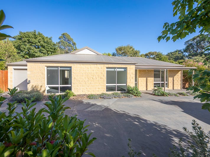 9/16 Corinella Road, Woodend, Vic 3442 Property Details