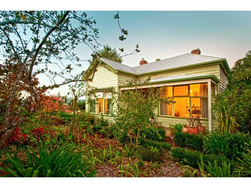 17 Main Road, Hepburn, Vic 3461 Property Details