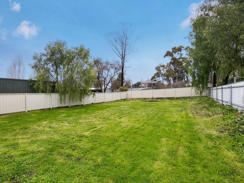 27 Wade Street, Golden Square, Vic 3555