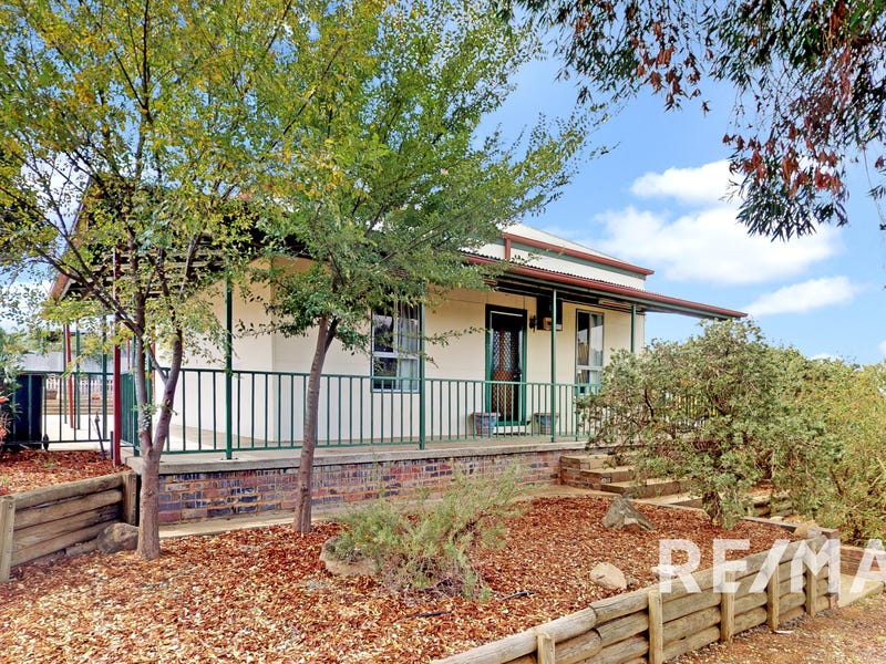 9 Earl Street, Junee, NSW 2663 House for Sale