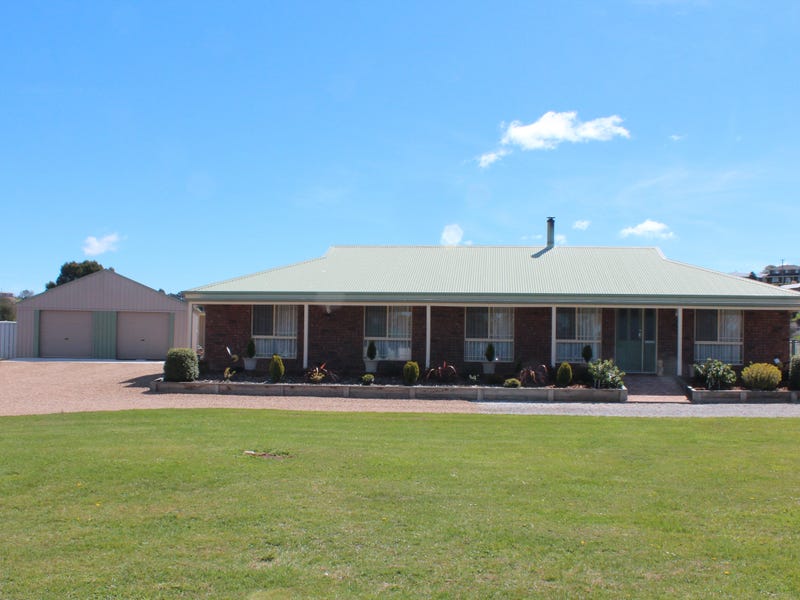 17 Beefeater St, Deloraine, Tas 7304 Property Details