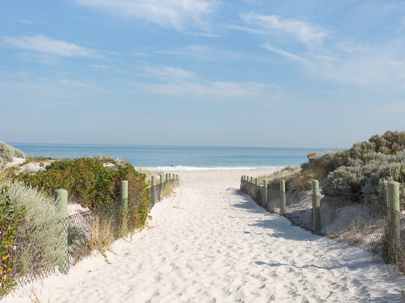 16 The Lodge, Mullaloo, WA 6027