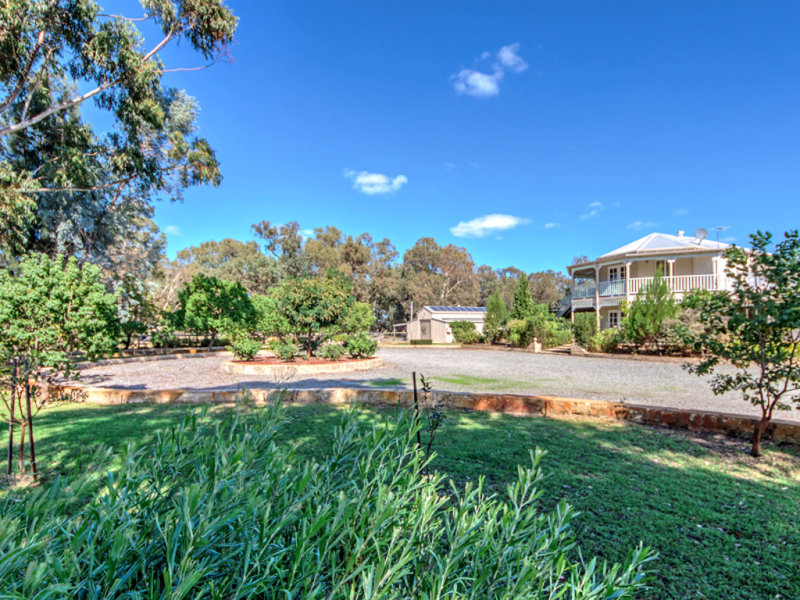72 Country Drive, Oakford, WA 6121