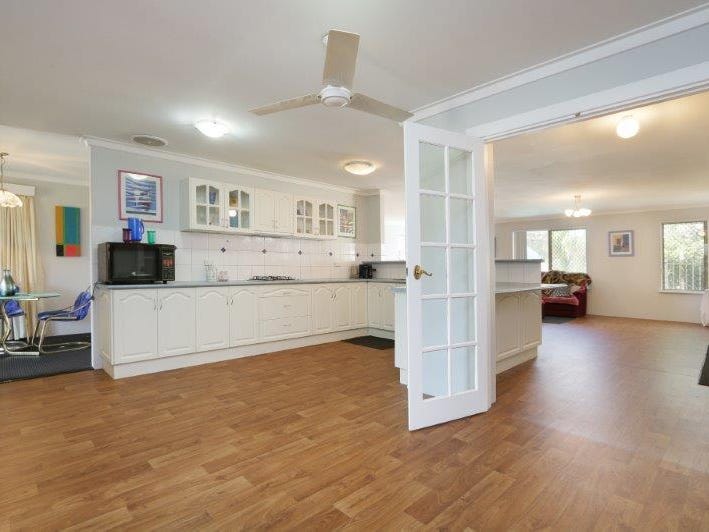 8 Strawberry Drive, Seville Grove, WA 6112