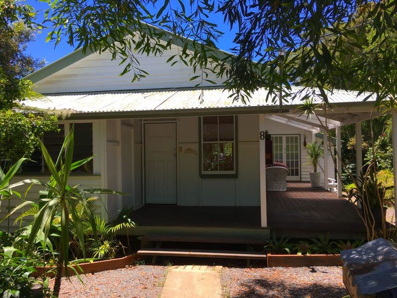 8 Queen Street, Cooran, Qld 4569 Property Details