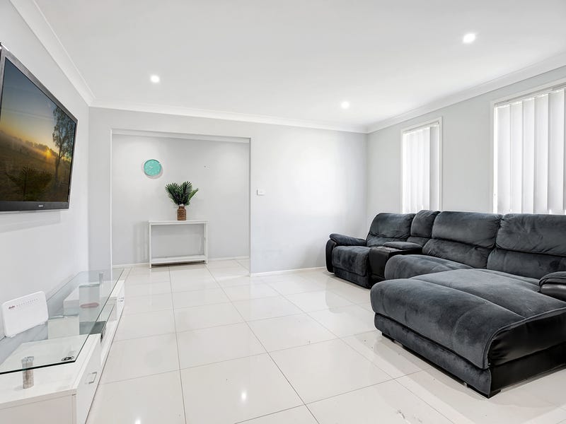 9 Woodgate Crescent, Cranebrook, NSW 2749 Property Details