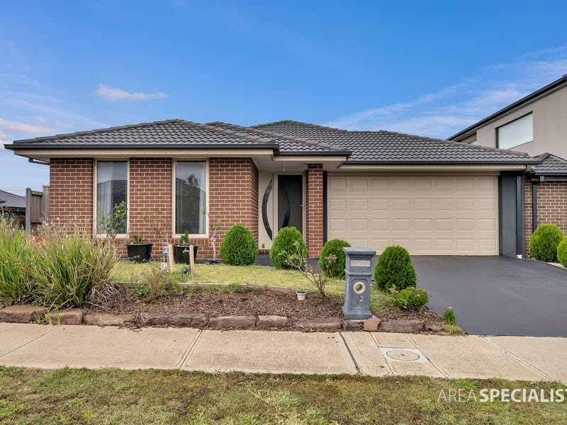 12 Trainers Way, Clyde North, VIC 3978 12 Trainers Way, Clyde North, VIC 3978
