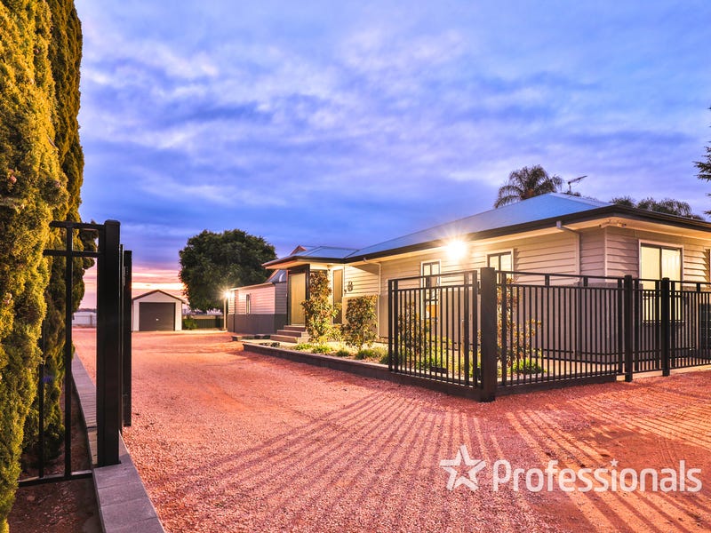 679 Cowra Avenue, Mildura, Vic 3500 Property Details