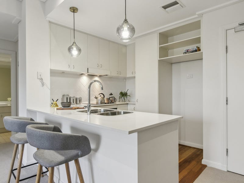 Real Estate & Property for Sale in Hampton, VIC 3188 (+1 location) Pg