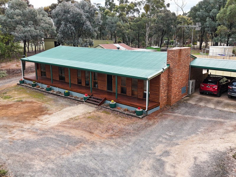 62 Reef Street, Wedderburn, Vic 3518 House for Sale