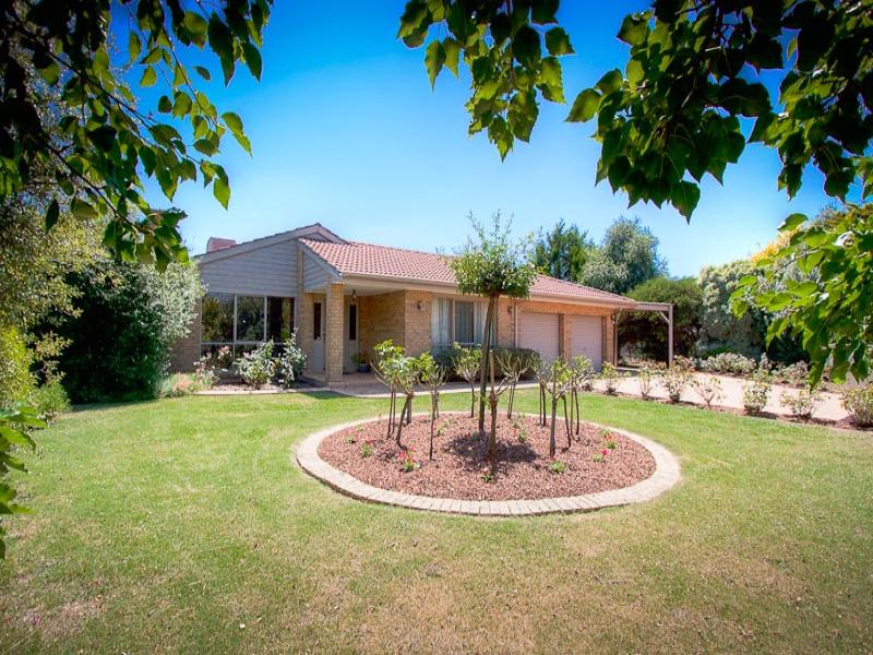 14 Skyline Drive, Gisborne, Vic 3437 Property Details