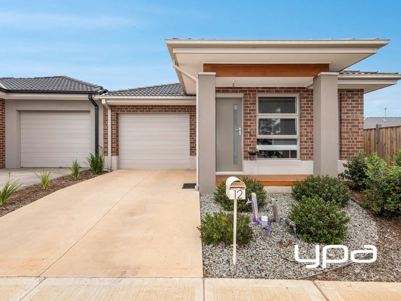 12 Prospector Cres, Diggers Rest, VIC 3427