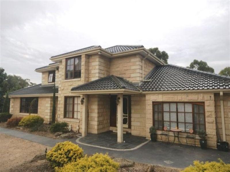 575 Wildwood ROAD, Bulla, Vic 3428 Property Details