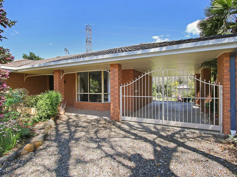 30 Toorak Road, Bright, Vic 3741 Property Details