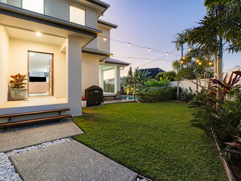 Real Estate & Property for Sale in Broadbeach Waters, QLD 4218 (+3