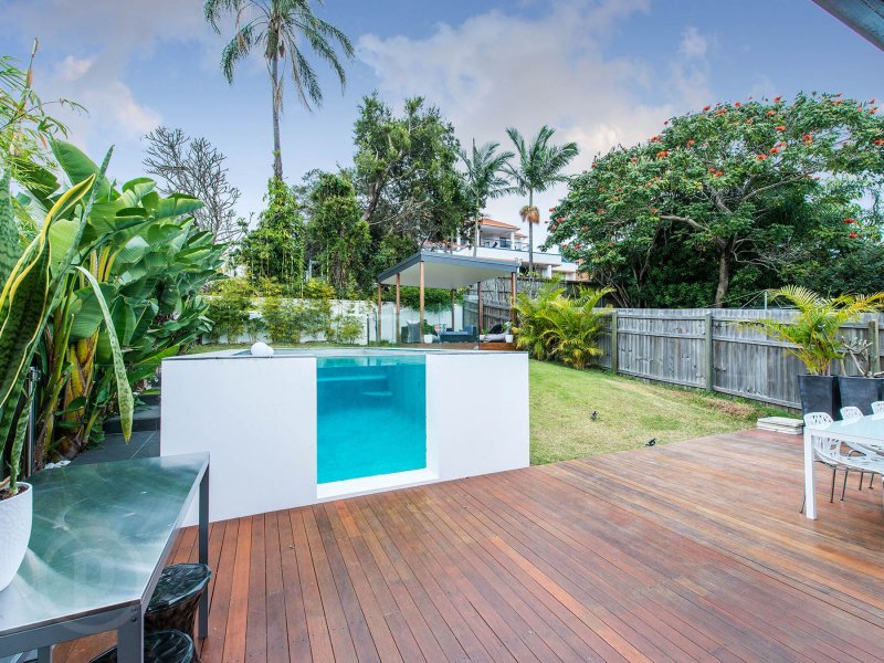 Dutton Street, Hawthorne, Qld 4171 Property Details