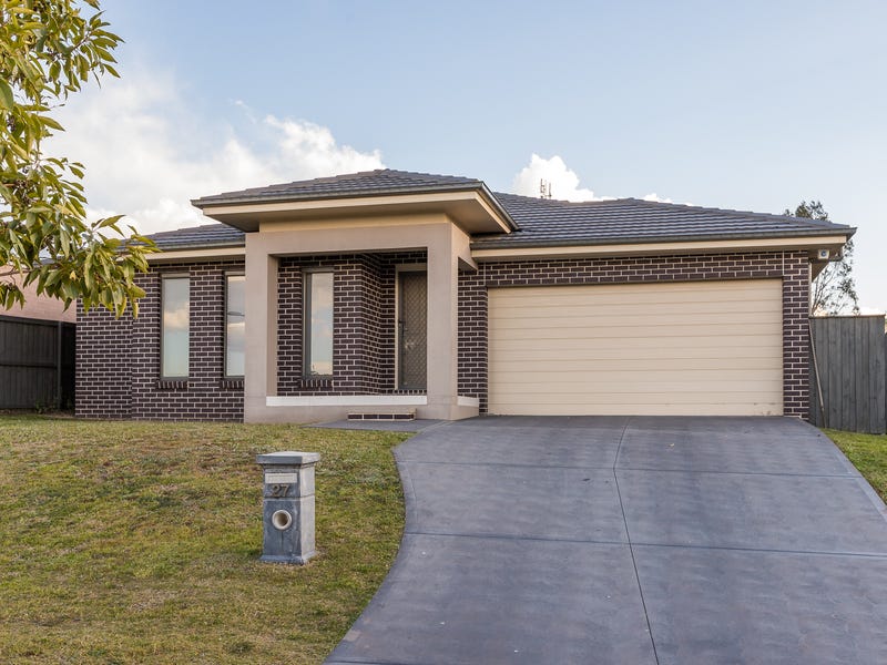 27 Finch Cres, Aberglasslyn, NSW 2320