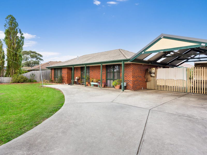 37 Henty Street, Pakenham, Vic 3810 House for Sale