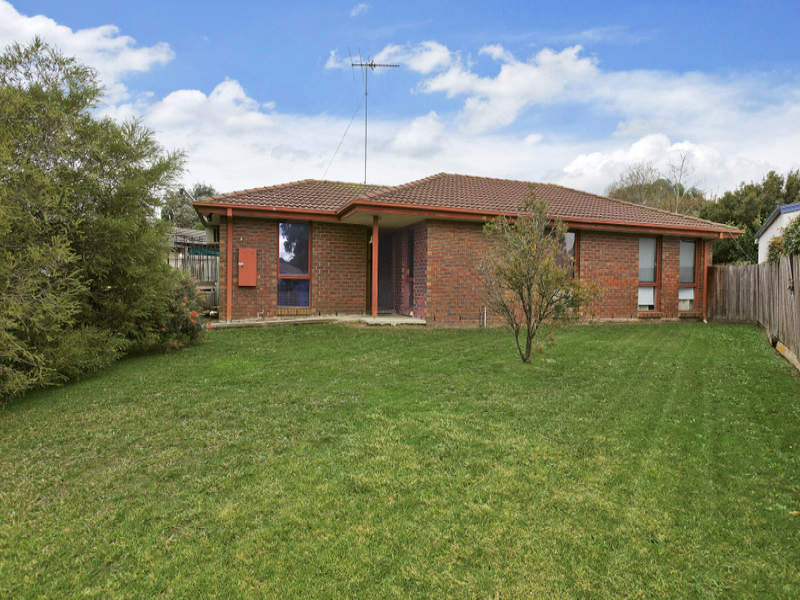 53 Barrington Drive, Pakenham, Vic 3810 Property Details