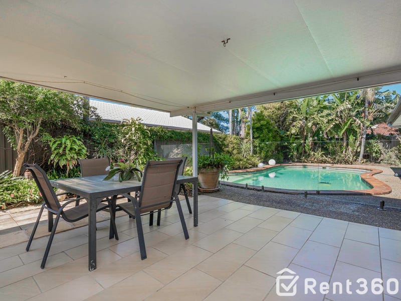 8 Sundown Drive, Paradise Point, QLD