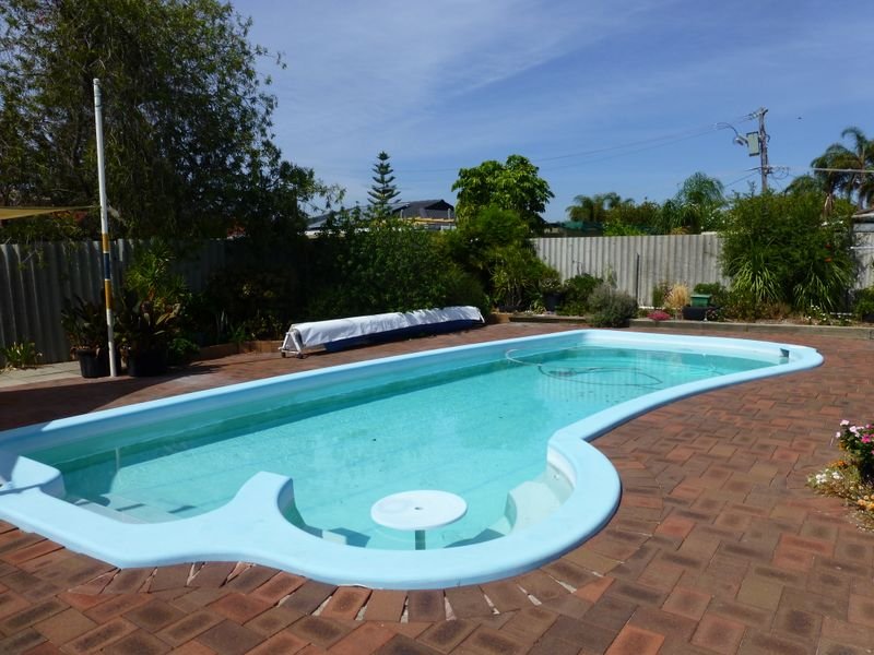 8 Woodmore Road, Langford, WA 6147