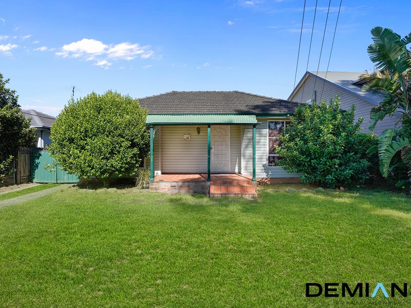 67 Derna Road, Holsworthy, NSW 2173 Property Details