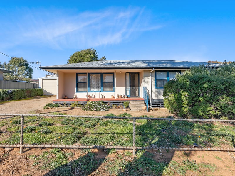 17 Smelts Road, Burra, SA 5417 Property Details