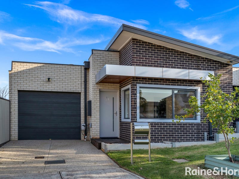 31 Peck Avenue, Strathmore, Vic 3041 Property Details