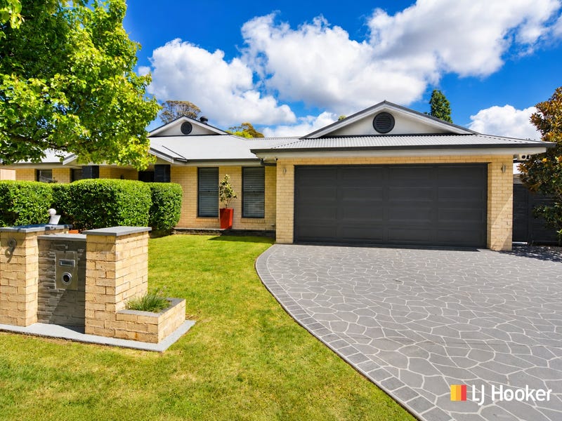 80s Rumpus Room 9 Munbinga Drive, Lithgow, NSW 2790 - House for Sale - realestate.com.au