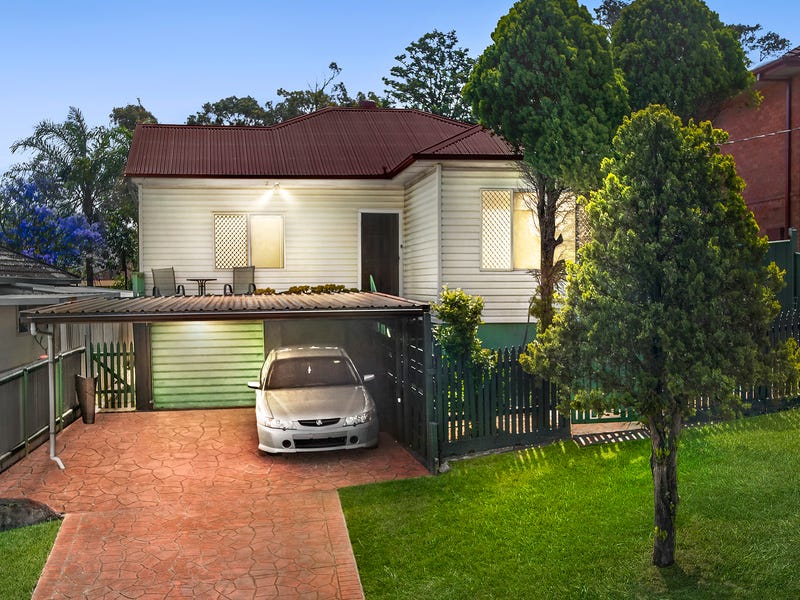 6 Hill Street, Mount Saint Thomas, NSW 2500