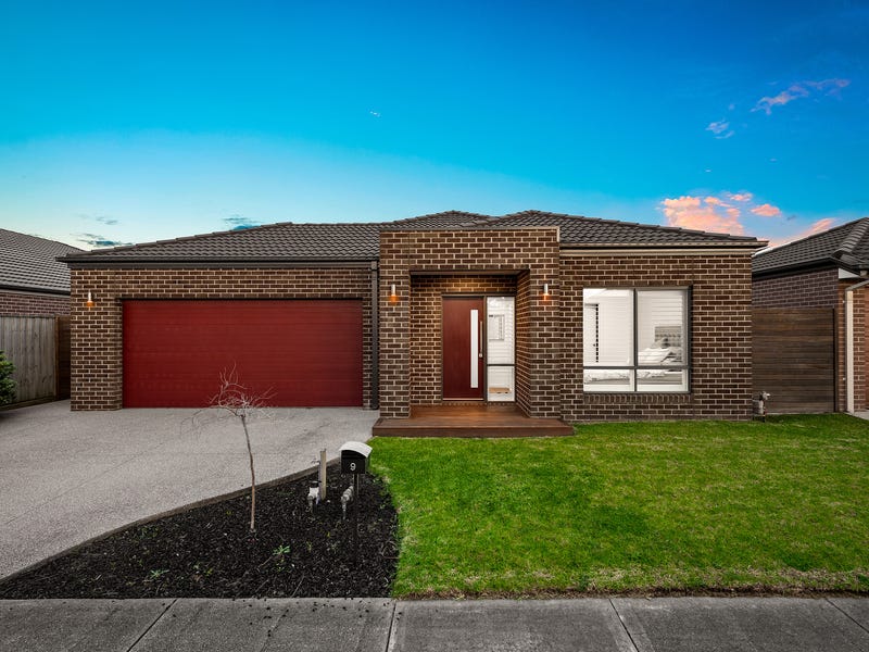 9 Chedword Road, Cranbourne North, VIC 3977