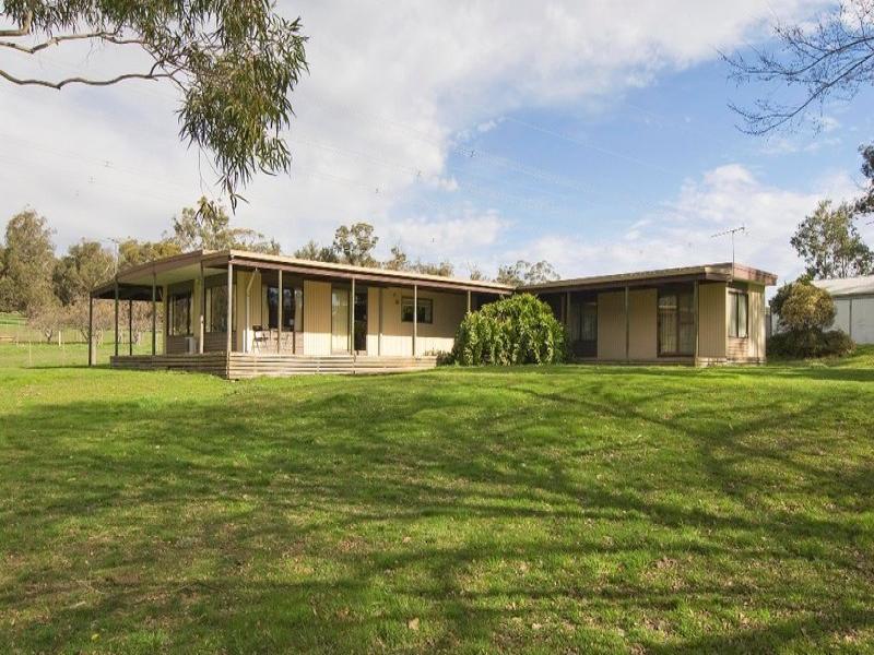 27 Boundary Road, Lilydale, Vic 3140 Property Details