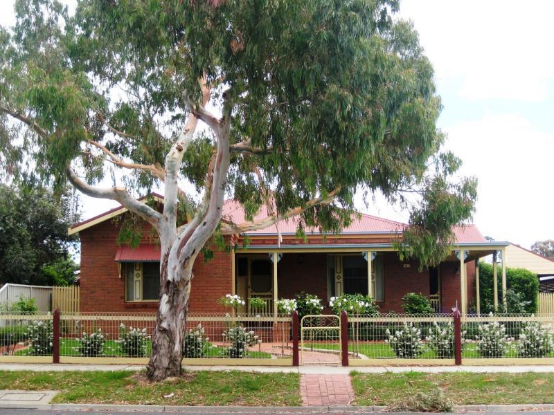 204 Mackenzie Street W, Kangaroo Flat, VIC 3555