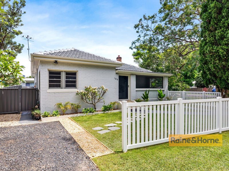 135 Memorial Avenue, Ettalong Beach, NSW 2257