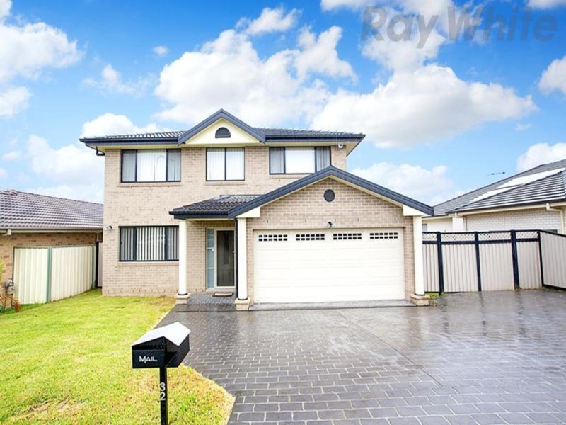 32 Pacific Palms Circuit, Hoxton Park, NSW 2171