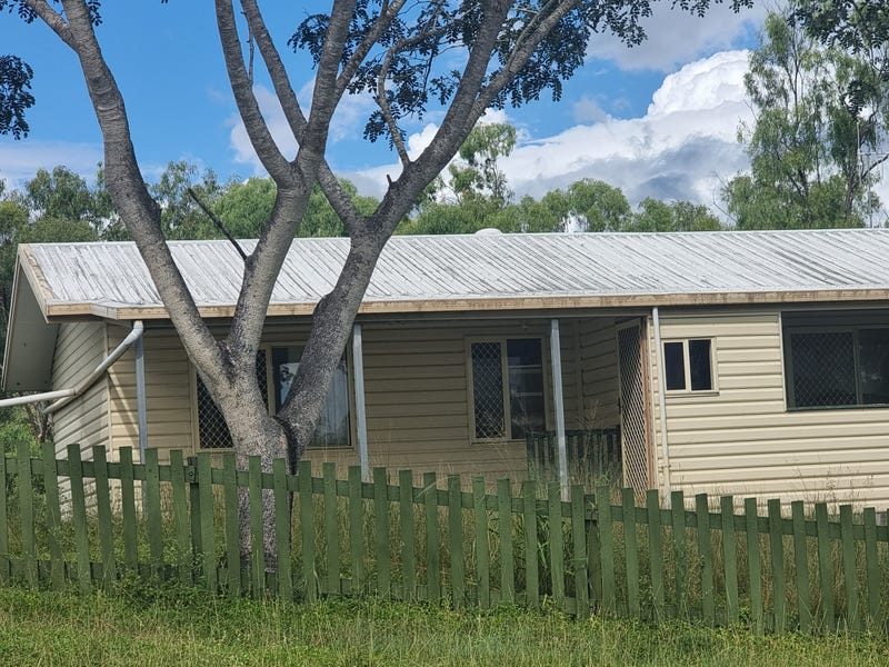 8 Elliott Street, Gin Gin, Qld 4671