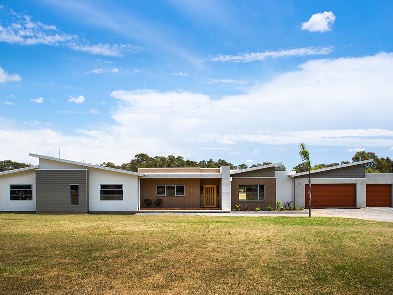 215 Schumakers Lane, Maiden Gully, VIC 3551