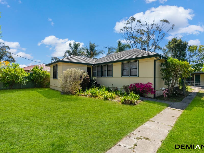 11 Gemas Street, Holsworthy, NSW 2173 Property Details