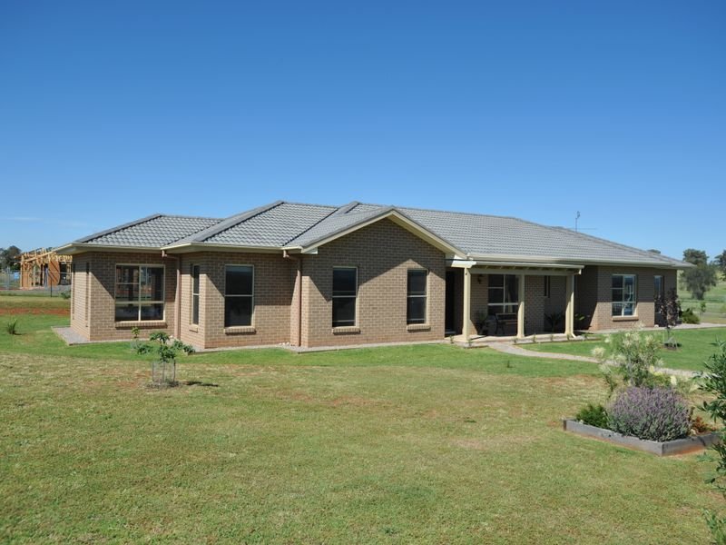 1 Sequoia Drive, Moore Creek, NSW 2340