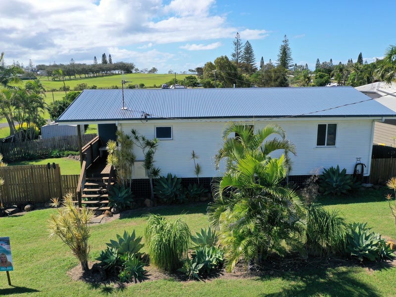 10 Welch Street, Elliott Heads, QLD 4670