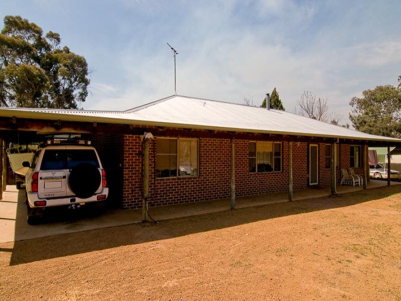 1 Wilson Street, Wooroloo, WA 6558 Property Details