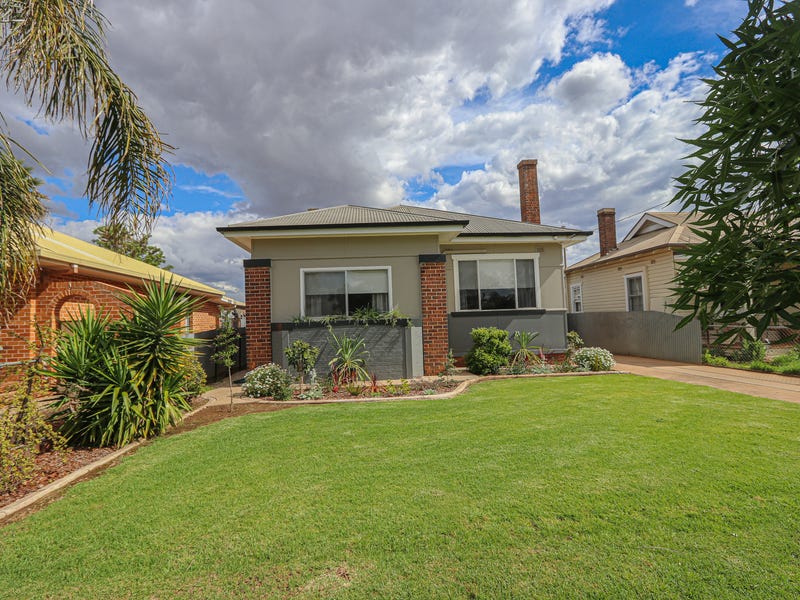 32 Gladstone Street, West Wyalong, NSW 2671 House for Sale