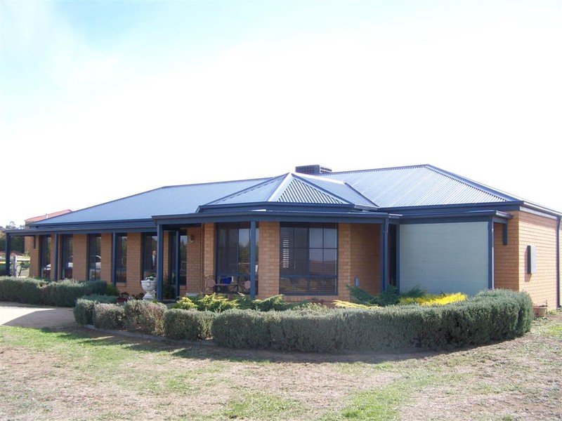 49 Stuartfield Avenue, Romsey, Vic 3434 Property Details