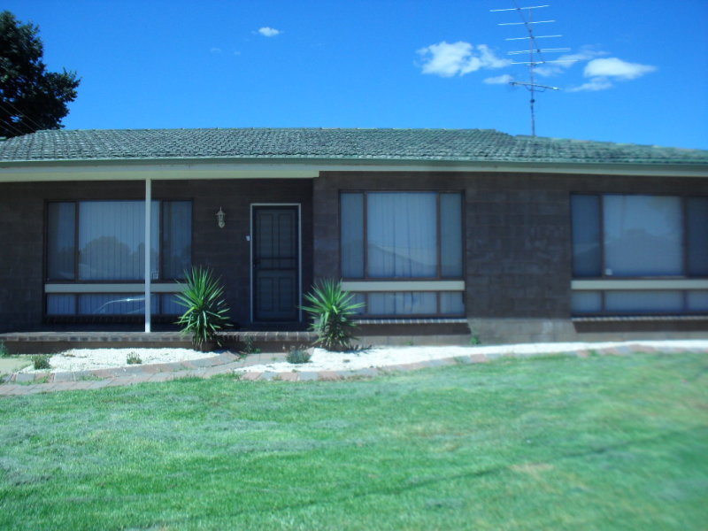10 Cherry Avenue, Leeton, NSW 2705