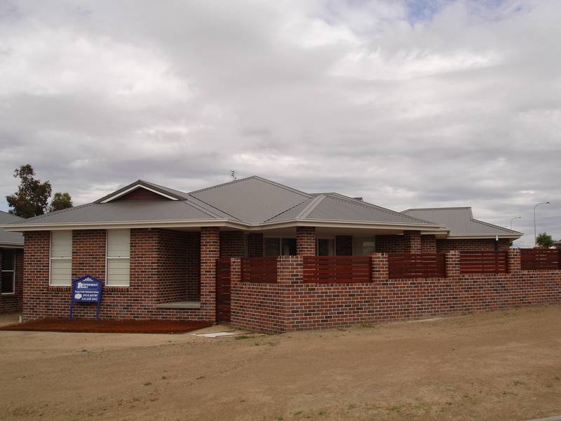 1/50 WARWICK ROAD, Tamworth, NSW 2340 Property Details